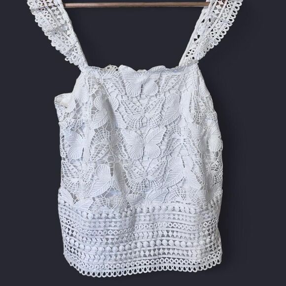 Lilly Pulitzer ‘ Azaria’ White Tank / Blouse With Lace & Butterfly details - Picture 2 of 5